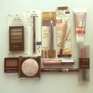 NWT-10 piece Revlon makeup bundle.  All new